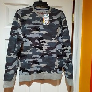 Robert Graham Luxury Top. $148. Camo Gear. Designer, Sweatshirt Sweater Top.